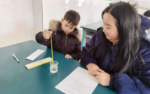 用小实验开启大智慧——幼儿科学实验教案的魅力与实践