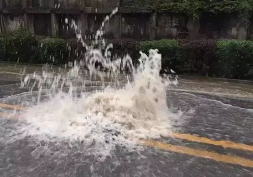 暴雨后河南许昌满目疮痍？不实传言背后的真相与重建故事