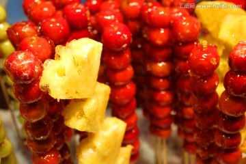 糖葫芦制作，育儿专家眼中的传统美食体验与熬糖技巧