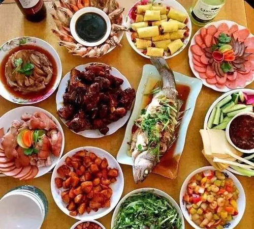 春节美食与文化，传统食物的寓意与现代家庭的庆祝方式