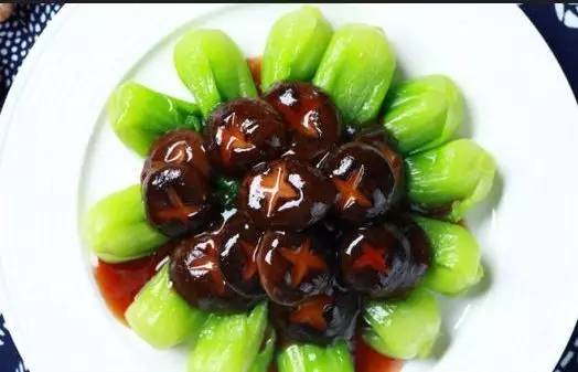 年夜饭菜肴原料的营养成分，健康与美味的平衡