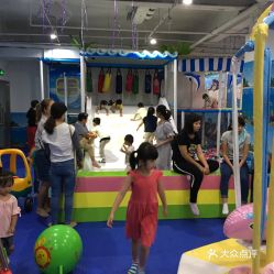 亲子游乐场，互动游戏方案，促进孩子全面发展